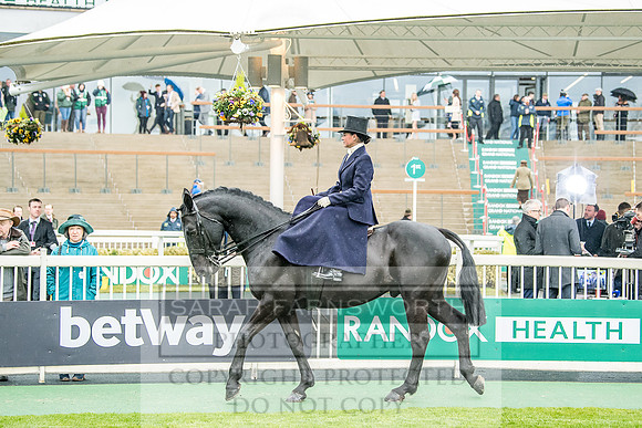 Side Saddle at Aintree 2018-129