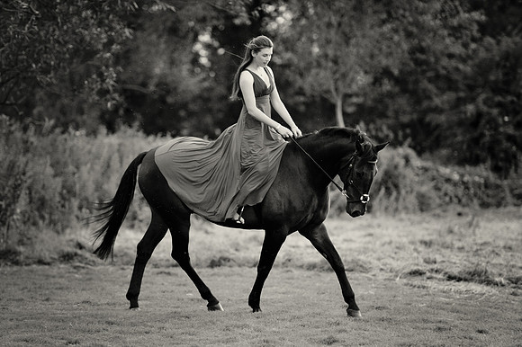 Izzy Bainbridge CF2 1215 bw
