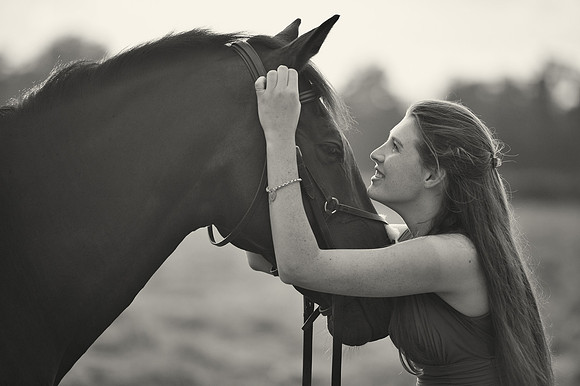 Izzy Bainbridge CF2 915 bw