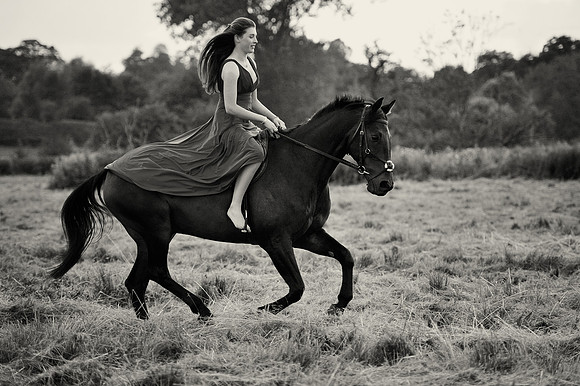 Izzy Bainbridge CF2 1586 bw